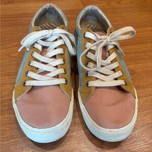 Women’s Canvas Taos Plim Souls size 9.5 in beach multi